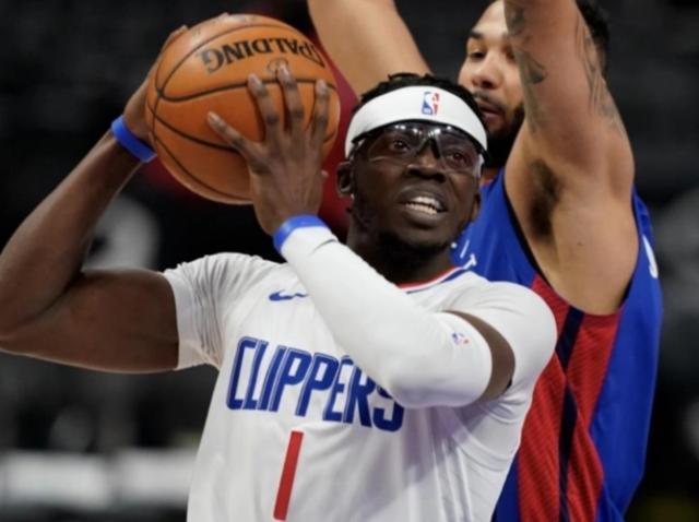 云开体育官网入口-雷吉:不介意沃尔过去说了什么 很开心和他做队友